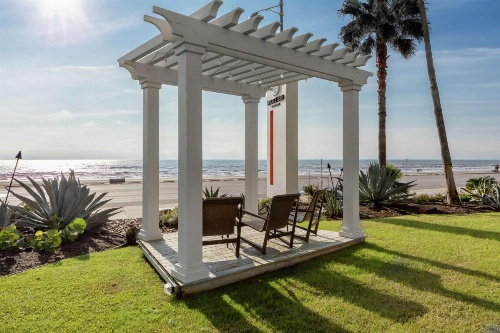 DoubleTree By Hilton Hotel Galveston Beach image 9